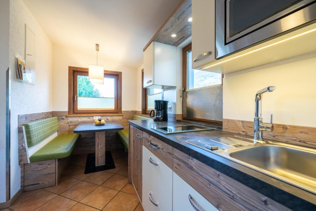 Villa Camping Chalets Brunner Am See à Döbriach Extérieur photo