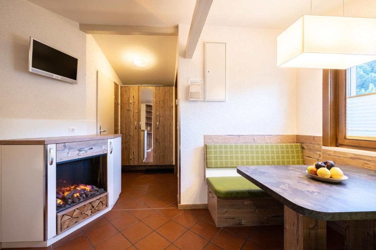 Villa Camping Chalets Brunner Am See à Döbriach Extérieur photo