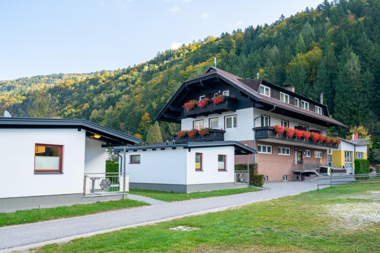 Villa Camping Chalets Brunner Am See à Döbriach Extérieur photo